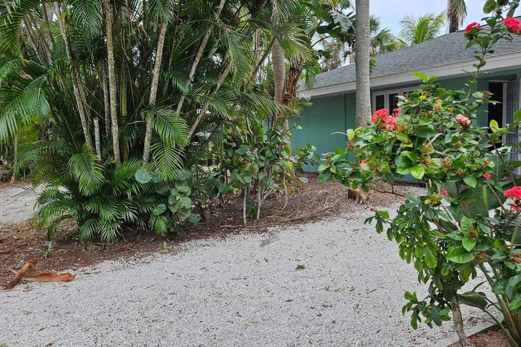 Blue Crab Dock On Gulf Canal Front Close 2 Beach Restaurants Bonita Springs Ngoại thất bức ảnh