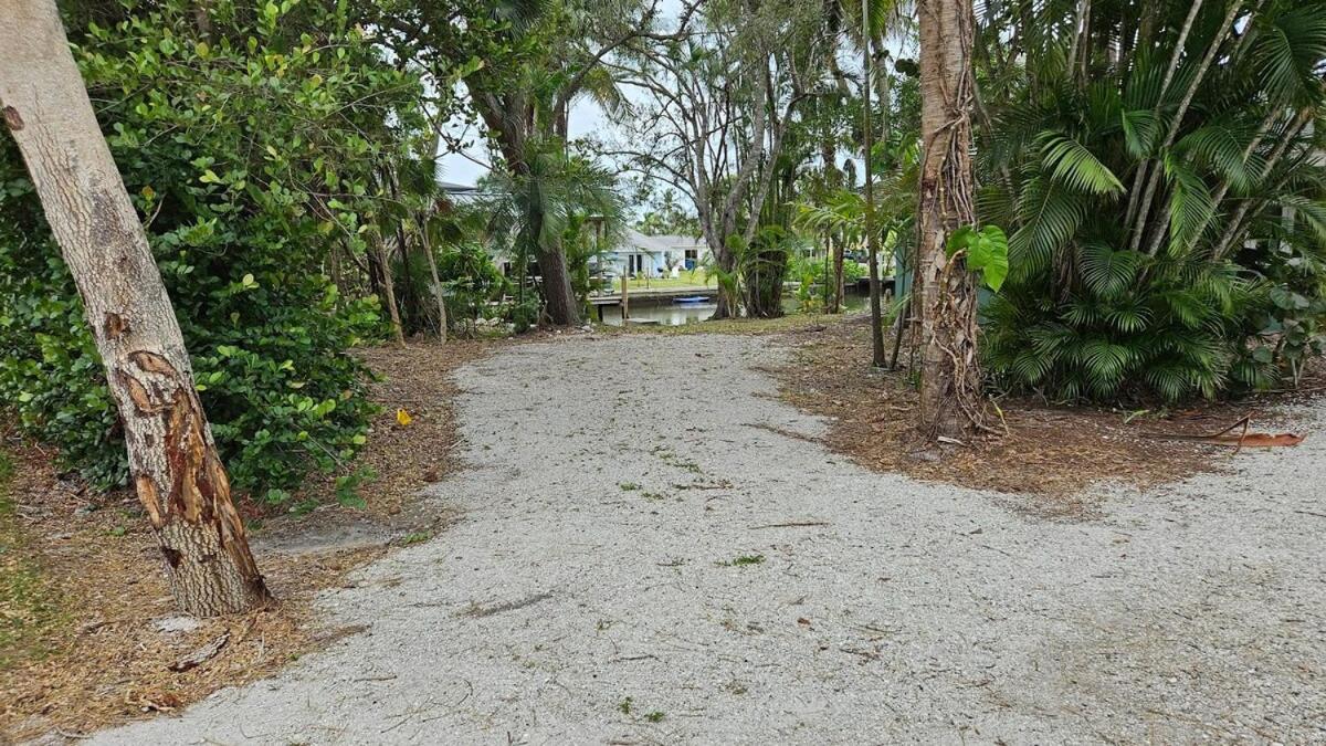 Blue Crab Dock On Gulf Canal Front Close 2 Beach Restaurants Bonita Springs Ngoại thất bức ảnh